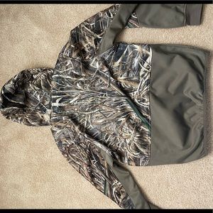 Under armour jacket ✨